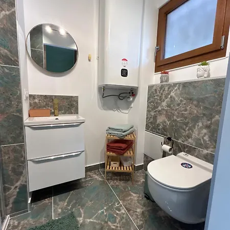 Le Patios , Piscine Terrain Tennis