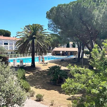 Le Patios , Piscine Terrain Tennis